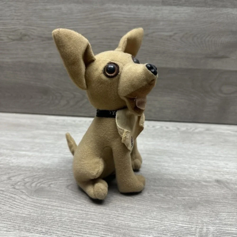 3 Vintage Taco Bell Chihuahua Plush Toys.‎ Do Not Talk. Three Plush Dogs. Nice!